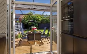 The Dodsworth Modern 4 Bedroom House, Sleeps 8